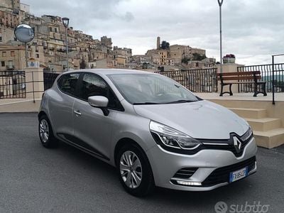 Usata Renault Clio IV Intens 75 CV (55 kW) 2019 Grigio Berlina
