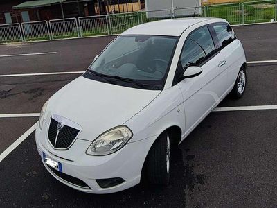 Usata Lancia Ypsilon 60 CV (44 kW) 2008 Bianco Utilitaria