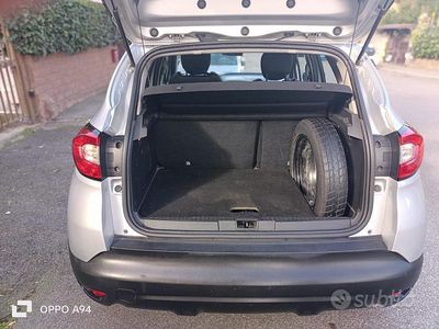 Usata Renault Captur 90 CV (66 kW) 2017 Grigio SUV