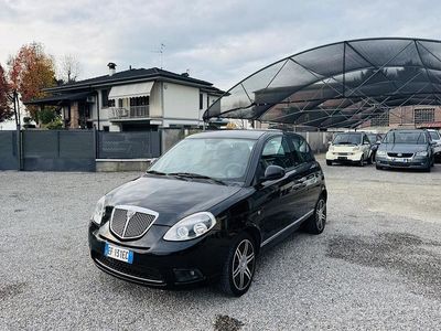 Usata Lancia Ypsilon 69 CV (50 kW) 2012 Nero Utilitaria
