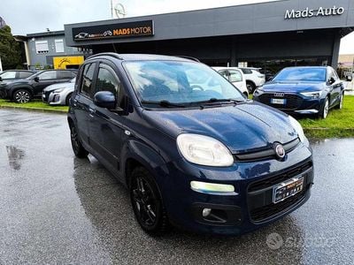 Usata Fiat Panda Lounge 95 CV (69 kW) 2017 Blu Berlina