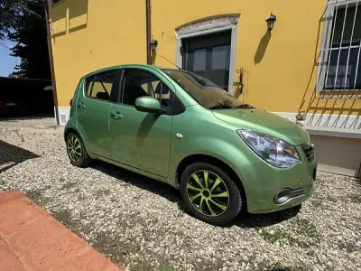 Usata Opel Agila Enjoy 65 CV (47 kW) 2010 Verde Utilitaria