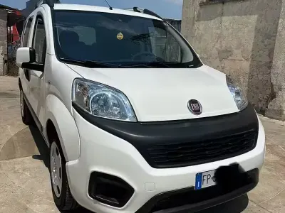 Usata Fiat Qubo Trekking 80 CV (58 kW) 2018 Bianco Monovolume