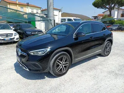 Usata Mercedes GLA180 116 CV (85 kW) 2022 Nero notte SUV