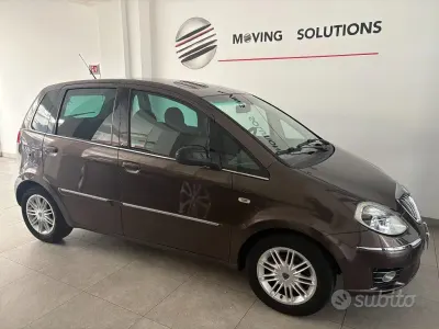Usata Lancia Musa 95 CV (69 kW) 2012 Marrone Monovolume