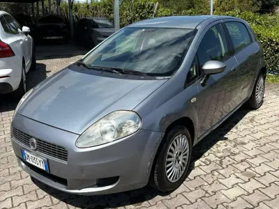 Usata Fiat Grande Punto Active 65 CV (47 kW) 2007 Grigio Utilitaria