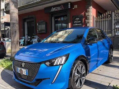 Usata Peugeot 208 GT 100 CV (73 kW) 2021 Blu Utilitaria
