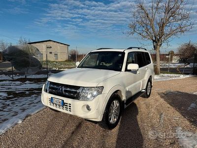 Usata Mitsubishi Pajero Instyle 200 CV (147 kW) 2014 Bianco SUV