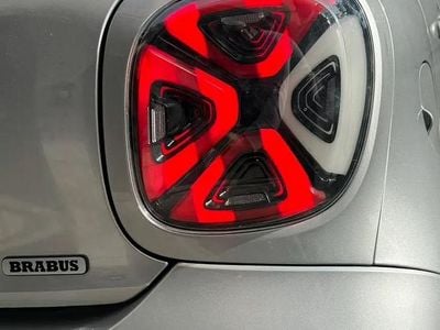 Usado Smart ForFour Brabus 109 CV (80 kW) 2017 Gris Utilitario