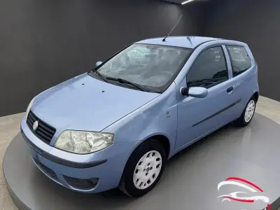 Usata Fiat Punto Dynamic 60 CV (44 kW) 2004 Blu Utilitaria