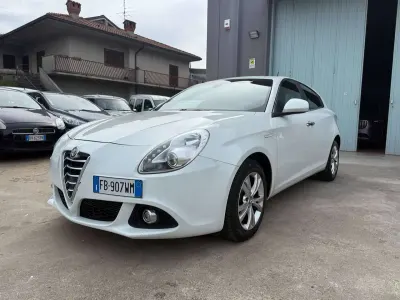 Usata Alfa Romeo Giulietta 105 CV (77 kW) 2015 Bianco Utilitaria