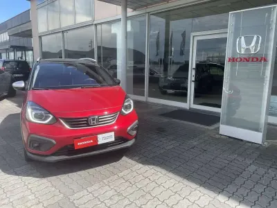 Usata Honda Jazz Executive 98 CV (72 kW) 2021 Rosso Utilitaria
