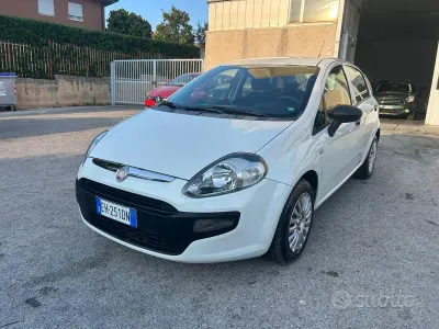 Usata Fiat Punto Evo 75 CV (55 kW) 2011 Bianco Utilitaria
