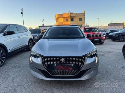 Usata Peugeot 208 Allure 102 CV (75 kW) 2022 Grigio Utilitaria