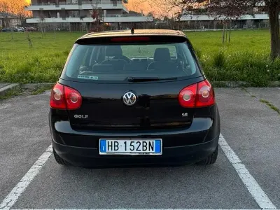 Usata VW Golf V 102 CV (75 kW) 2007 Nero Berlina