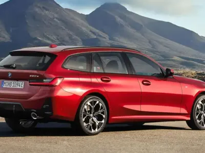 Nuova BMW 330e 292 CV (214 kW) 2026 Argento Station wagon
