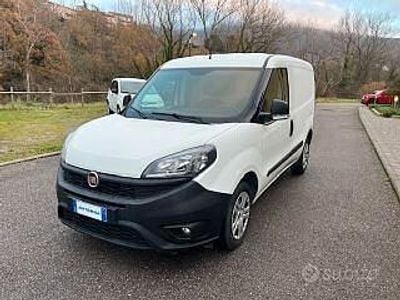 Usata Fiat Doblò S 95 CV (69 kW) 2021 Bianco Monovolume