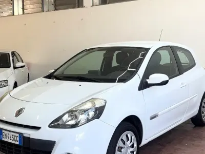 Usata Renault Clio IV Dynamique 75 CV (55 kW) 2012 Bianco Berlina