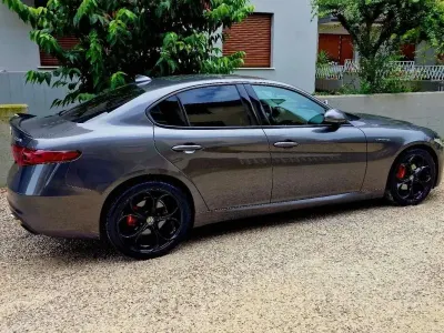 Usata Alfa Romeo Giulia 200 CV (147 kW) 2021 Grigio Berlina