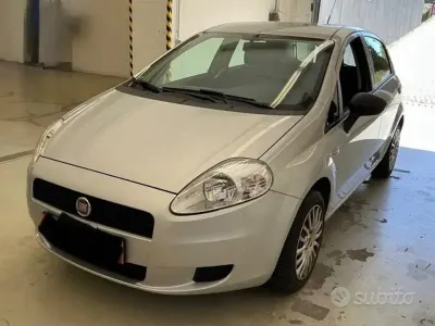 Usata Fiat Grande Punto S 69 CV (50 kW) 2012 Grigio Utilitaria