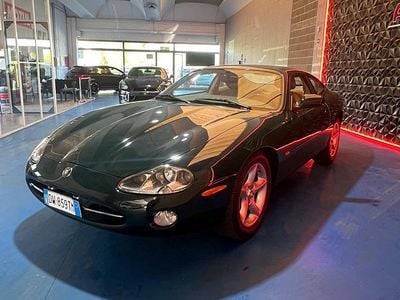 Usata Jaguar XK8 284 CV (208 kW) 2001 Verde Coupé