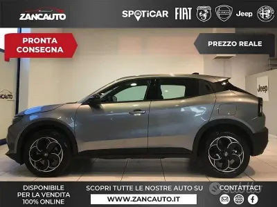 Käytetty Alfa Romeo Junior 114 kW (156 HP) 2025 Harmaa Katumaasturi
