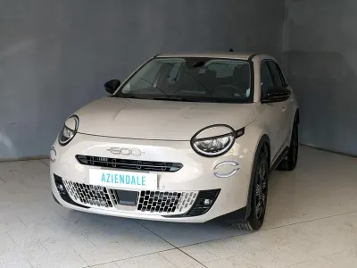 Occasion Fiat 600 Pop 145 ch (106 kW) 2025 Beige SUV
