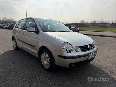 Usata VW Polo Comfortline 75 CV (55 kW) 2003 Argento Berlina