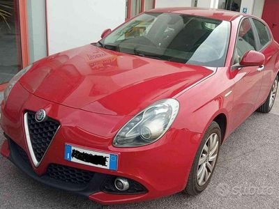 Second-hand Alfa Romeo Giulietta 120 CP (88 kW) 2018 Roșu Hatchback