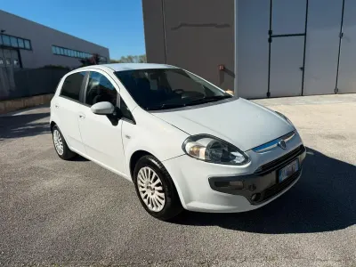 Occasion Fiat Punto Evo 75 ch (55 kW) 2010 Blanc Citadine