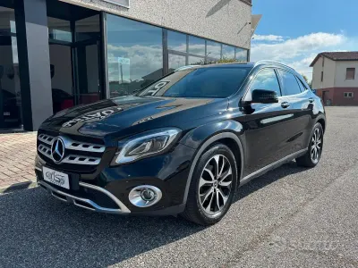 Usata Mercedes GLA180 Premium Plus 122 CV (89 kW) 2019 Nero SUV