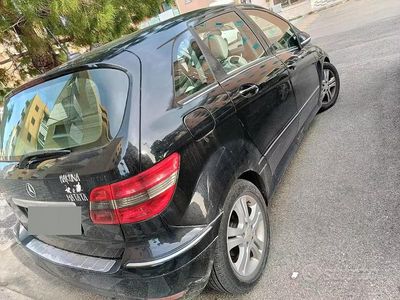 Usata Mercedes B200 140 CV (102 kW) 2005 Nero Monovolume