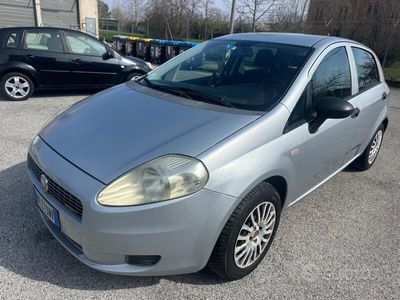 usata Fiat Grande Punto anno 2009 neopatentati perfetta