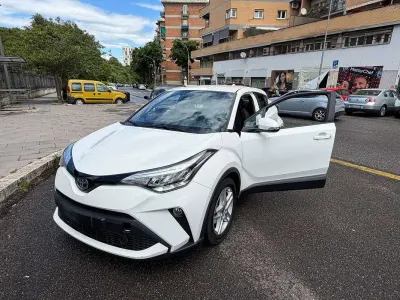 Usata Toyota C-HR Active 122 CV (89 kW) 2022 Bianco SUV