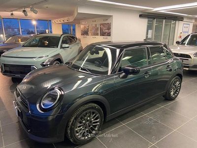 Usata Mini Cooper Classic 114 kW (156 CV) 2025 Gray Utilitaria