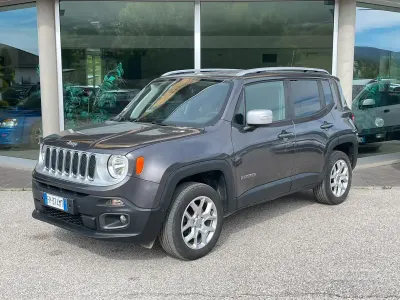 Usado Jeep Renegade Limited 170 CV (125 kW) 2018 Gris SUV