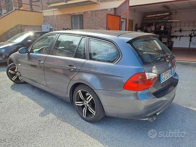 Usata BMW 318 116 CV (85 kW) 2007 Grigio Station wagon