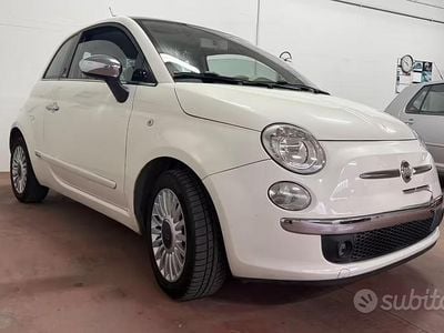 Usata Fiat 500 Lounge 69 CV (50 kW) 2010 Bianco Utilitaria