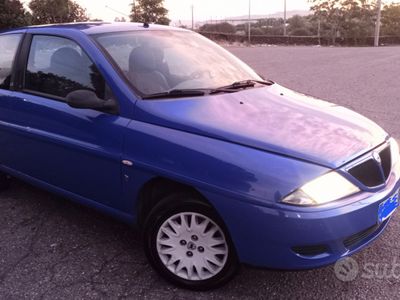 usata Lancia Ypsilon elefantino blu 2002