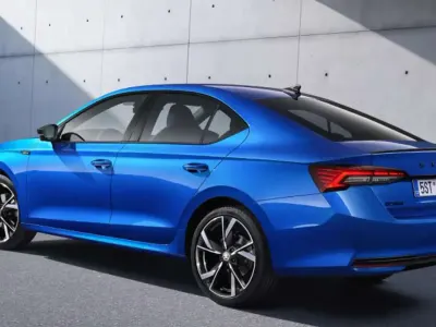 Nuova Skoda Octavia Executive 150 CV (110 kW) 2025 Argento Berlina