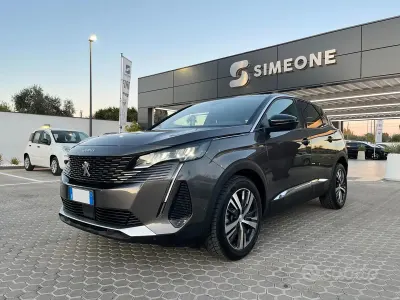 Usata Peugeot 3008 Allure 131 CV (96 kW) 2024 Grigio SUV
