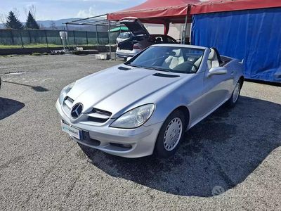 Usata Mercedes SLK200 163 CV (119 kW) 2004 Grigio Cabrio
