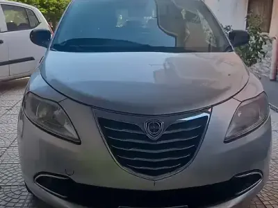 Usata Lancia Ypsilon 95 CV (69 kW) 2013 Utilitaria