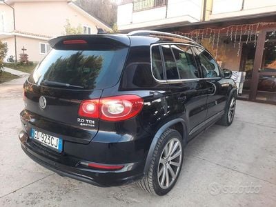 Usata VW Tiguan R-line 200 CV (147 kW) 2011 Nero SUV