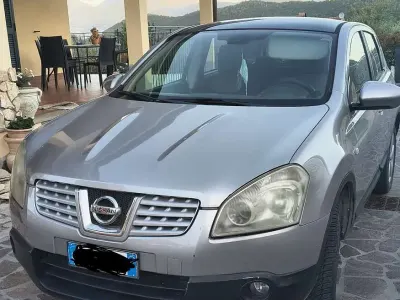 Usata Nissan Qashqai Tekna 110 CV (80 kW) 2008 Grigio SUV