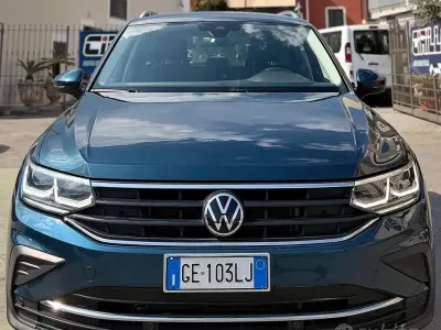 Usata VW Tiguan 150 CV (110 kW) 2021 Bluazzurro SUV