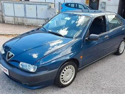 Usata Alfa Romeo 146 103 CV (75 kW) 1997 Blu Utilitaria