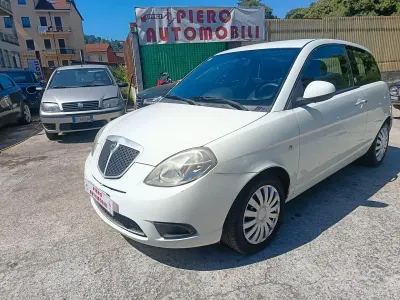 Usata Lancia Ypsilon 77 CV (56 kW) 2009 Bianco Utilitaria