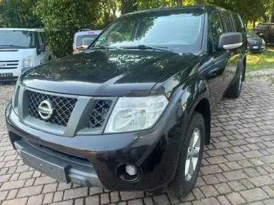 Usata Nissan Navara 170 CV (125 kW) 2013 Nero Pick-up