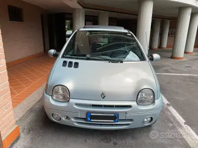 Usata Renault Twingo 75 CV (55 kW) 2004 Grigio Utilitaria